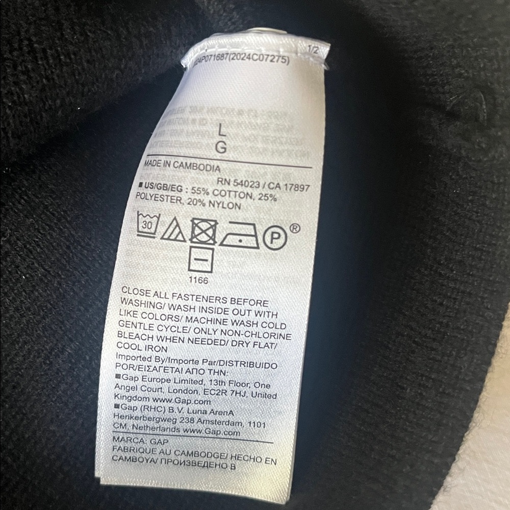 GAP Black CashSoft Knit Vest sz Lg. EUC worn twice - Picture 5 of 7